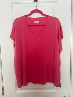 Maurices V-Neck Short Sleeve Tee in Raspberry